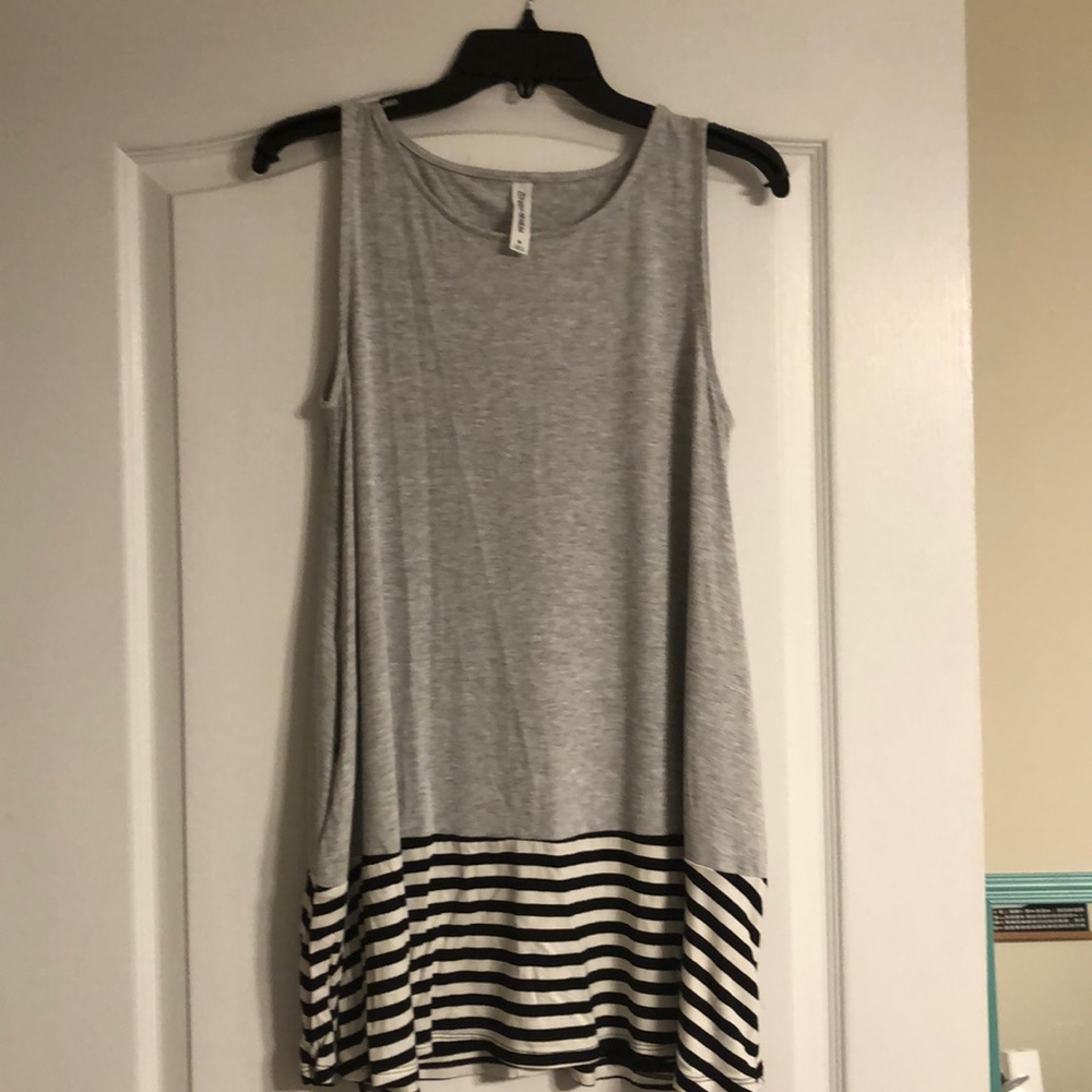 Zenana sleeveless tunic